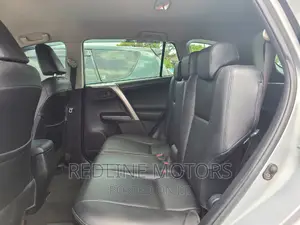 Toyota RAV4 LE AWD (2.5L 4cyl 6A) 2016 Silver