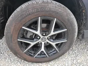 Toyota RAV4 LE AWD (2.5L 4cyl 6A) 2016 Silver