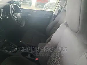 Toyota Auris 2016 Green