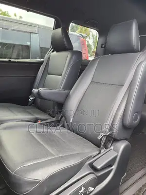 Toyota Esquire 2.0 AWD (7 seater) 2016 Black