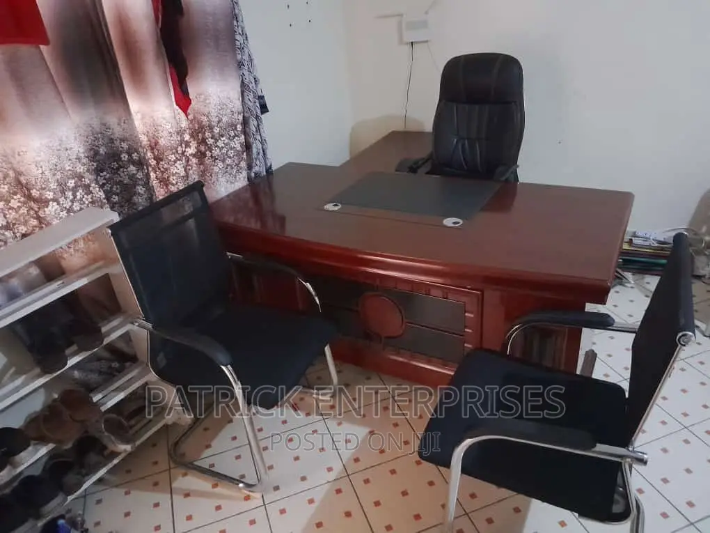 Executive Imported Morden Office Desk 1.6 MTRS