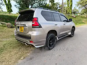 Toyota Land Cruiser Prado 3.0 D-4D (190 Hp) 7 seats 2014 Gray