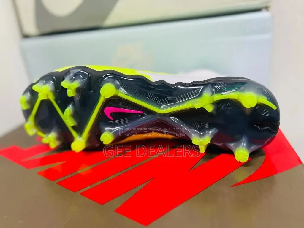 Original Nike Airzoom Soccer/Football Boots
