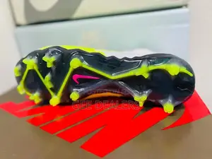 Original Nike Airzoom Soccer/Football Boots