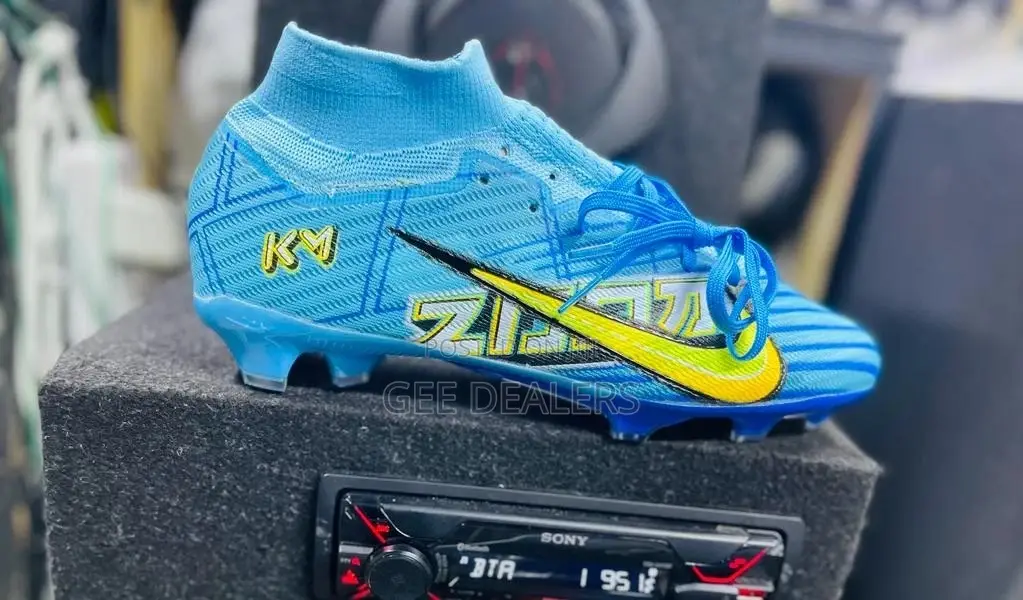 Original Nike Airzoom Soccer/Football Boots