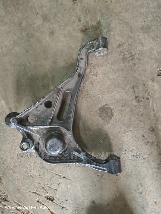 Suzuki Escudo Arm Complete
