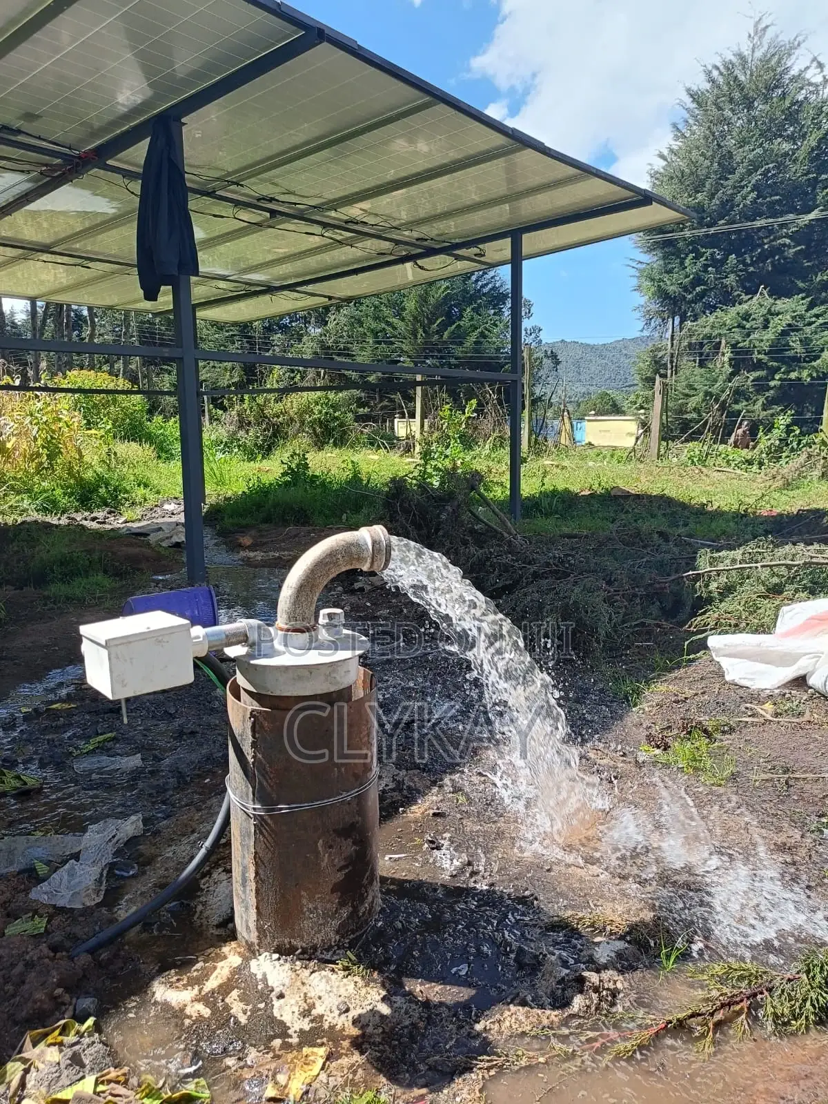 Solar Borehole System Submersible Pumps and Solar Panels