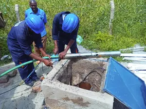 Borehole Solar Equipping Solar Water Pumps and Solar Panels