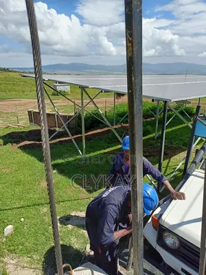 Borehole Solar Equipping Solar Water Pumps and Solar Panels