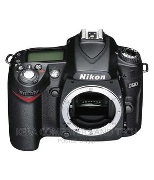 Nikon D 90 - main view