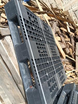 Heavy Duty Plastic Pallet 09867 - thumbnail 2
