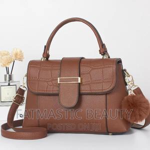 Pretty Slingbag - thumbnail 2