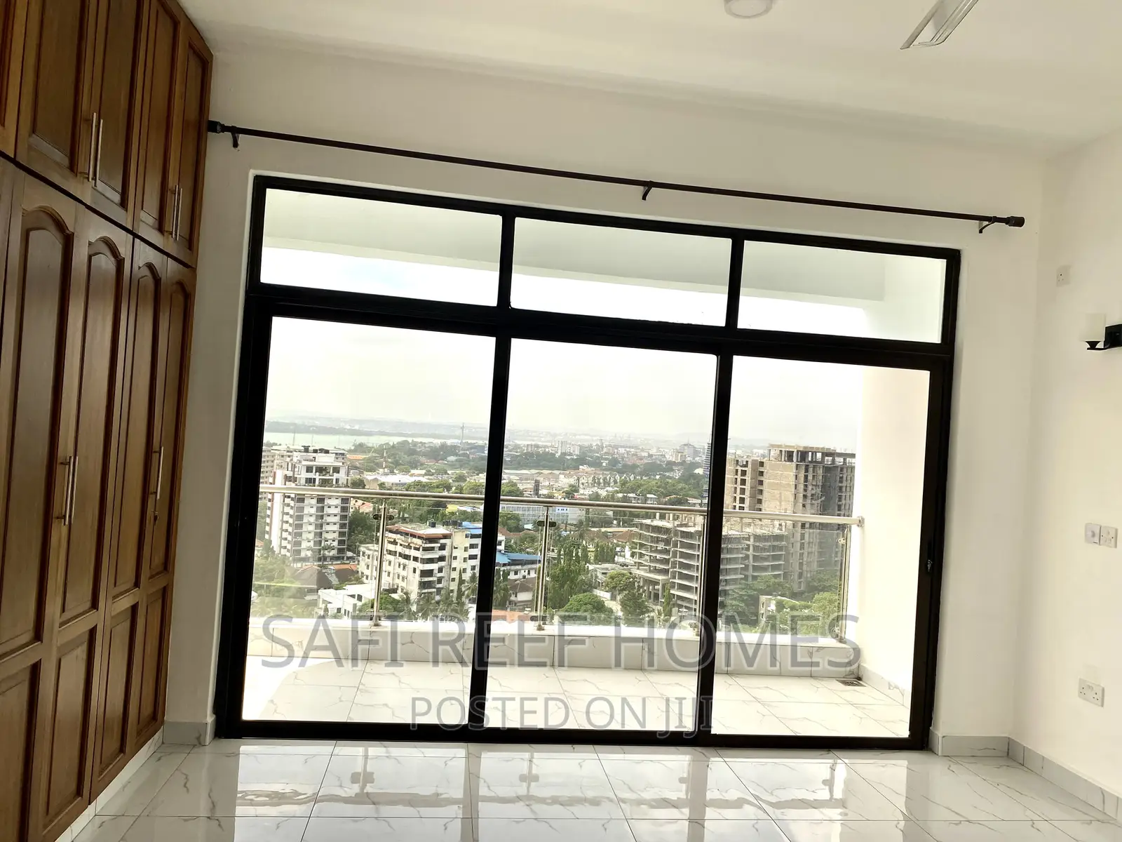 4bdrm Apartment in Kizingo for rent
