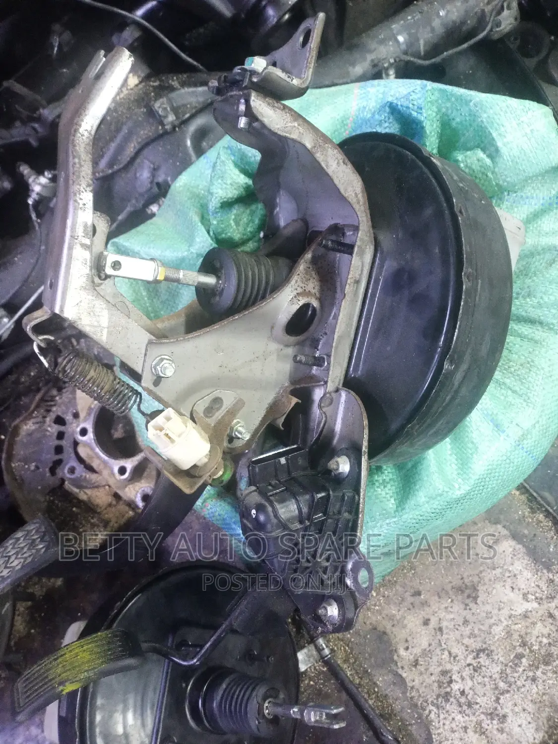 Toyota Hiace 7 L Complete Booster