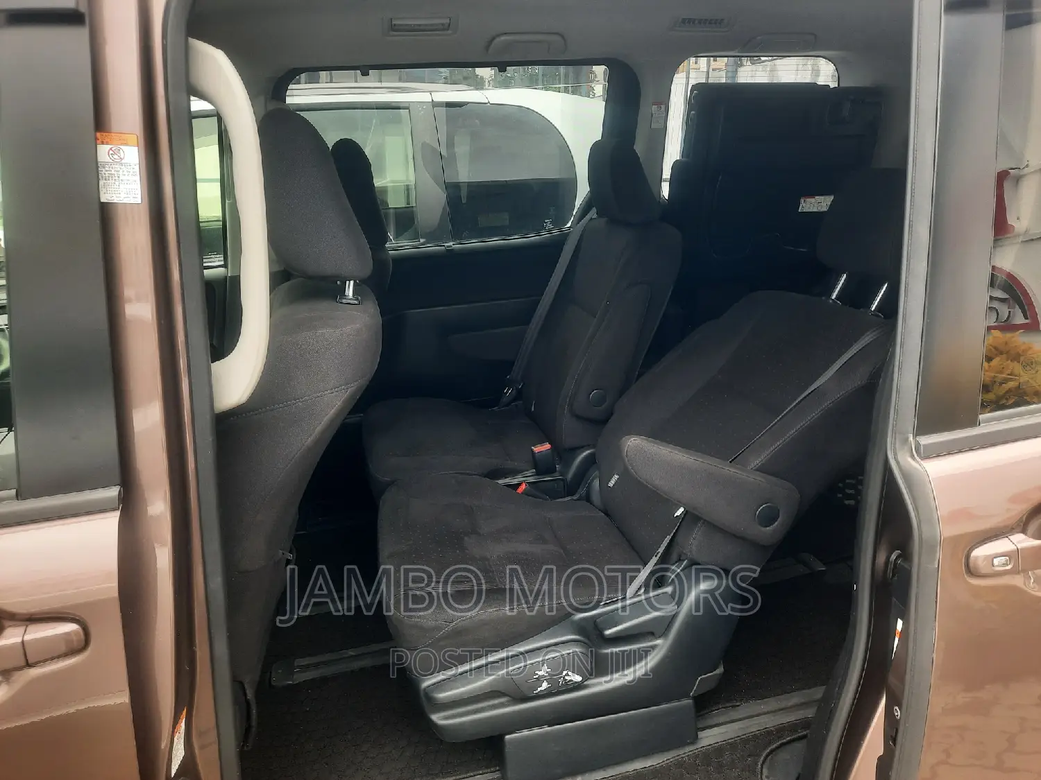 Toyota Noah 1.8 FWD Hybrid (7 seater) 2017  Brown 
