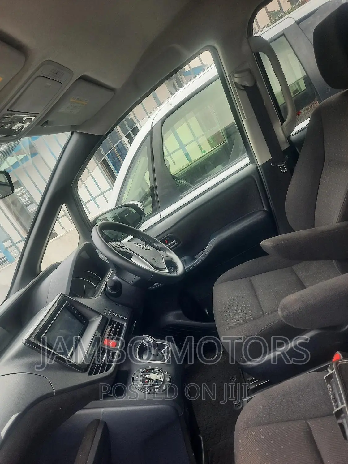 Toyota Noah 1.8 FWD Hybrid (7 seater) 2017  Brown 