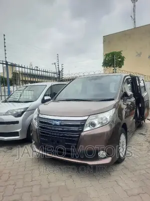 Toyota Noah 1.8 FWD Hybrid (7 seater) 2017  Brown 