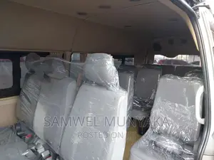 Toyota HiAce 2017 Silver