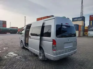 Toyota HiAce 2017 Silver