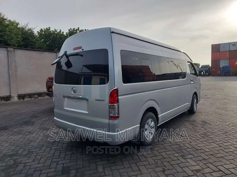 Toyota HiAce 2017 Silver