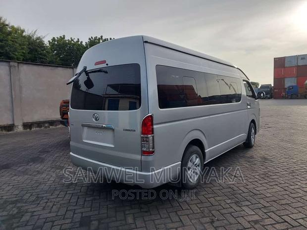 Toyota HiAce 2017 Silver - thumbnail 7