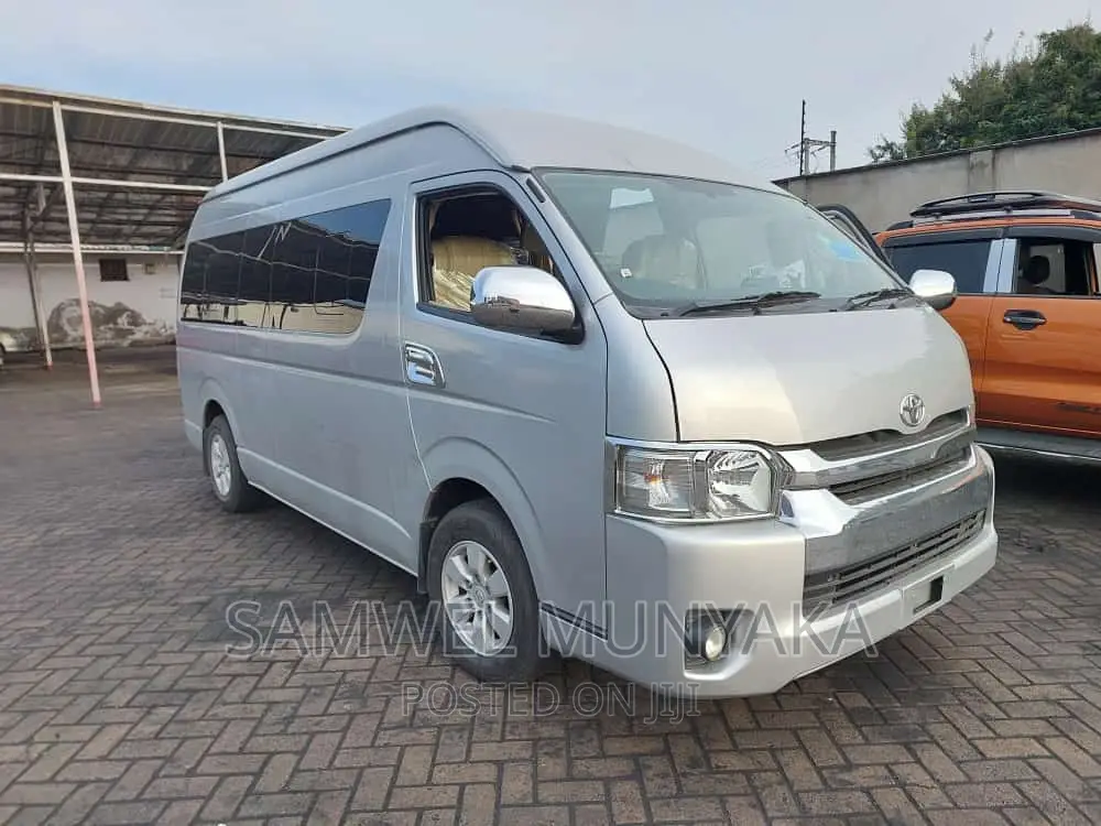 Toyota HiAce 2017 Silver