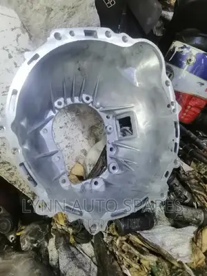Toyota Hiace Shark 5l Gearbox Bell Housing