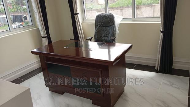 Executive Office Desk 1.4metres - thumbnail 2