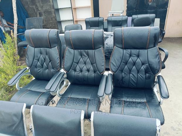 Executive Office Chair Executive Office Chair - main view