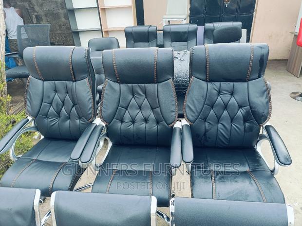 Executive Office Chair Executive Office Chair - thumbnail 2