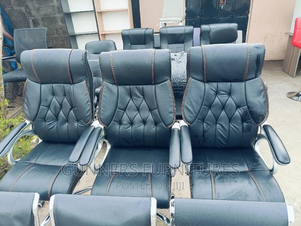 Executive Office Chair Executive Office Chair - thumbnail 3