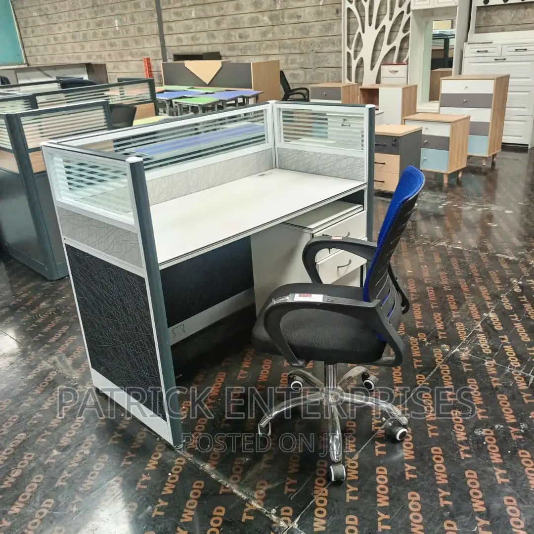 Imported Morden Single Way Workstation