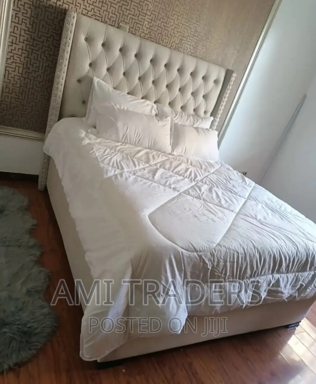 White Luxury Chester Bed