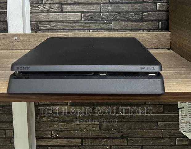 Ex UK Ps4 Slim - thumbnail 3