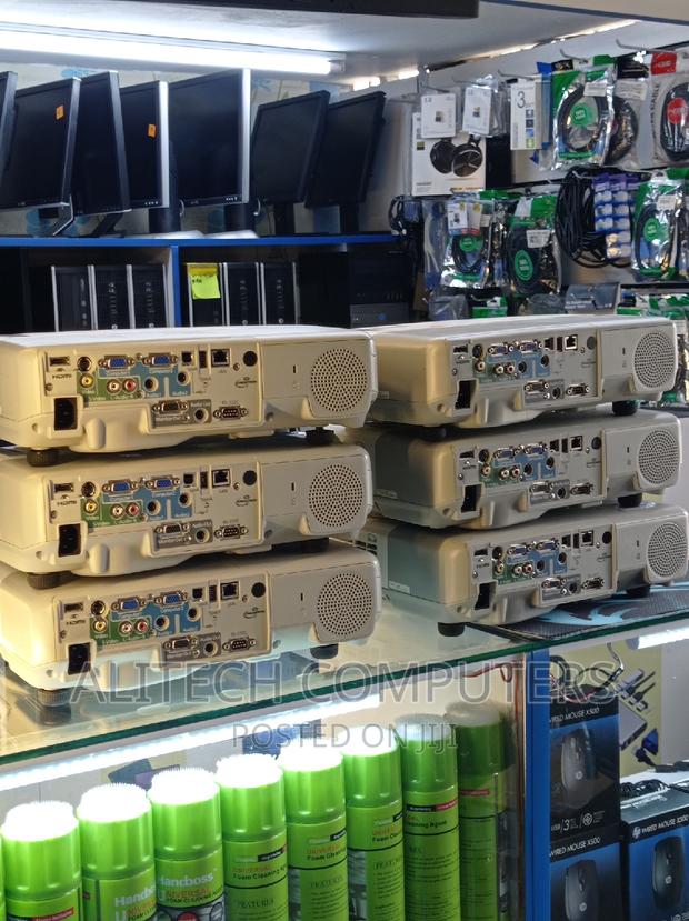 Epson Powerlite 93+ - thumbnail 5