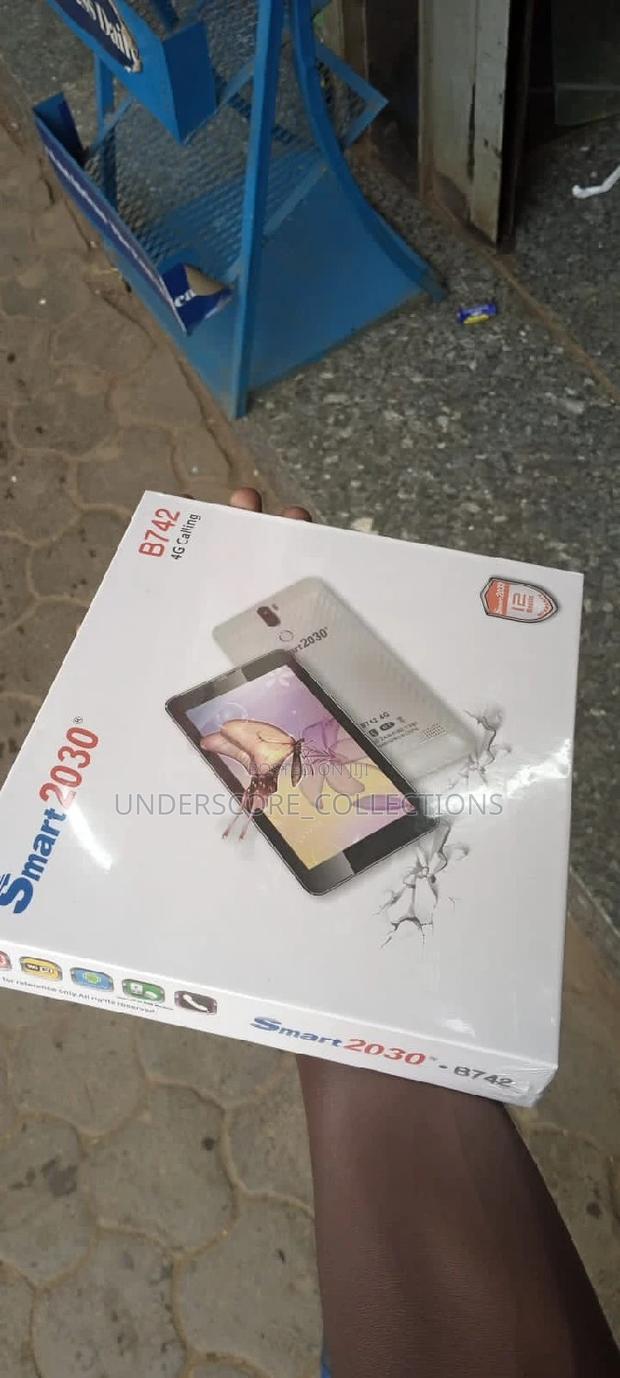 New Tablet 16 GB Black - main view