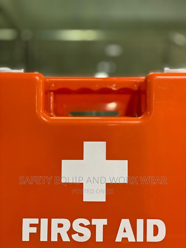 Safety Medical Kit Emergency First-Aid Kits - main view