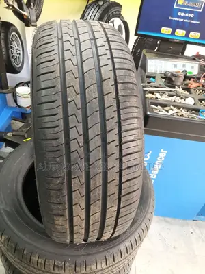 225/55r17 Falken Tyre