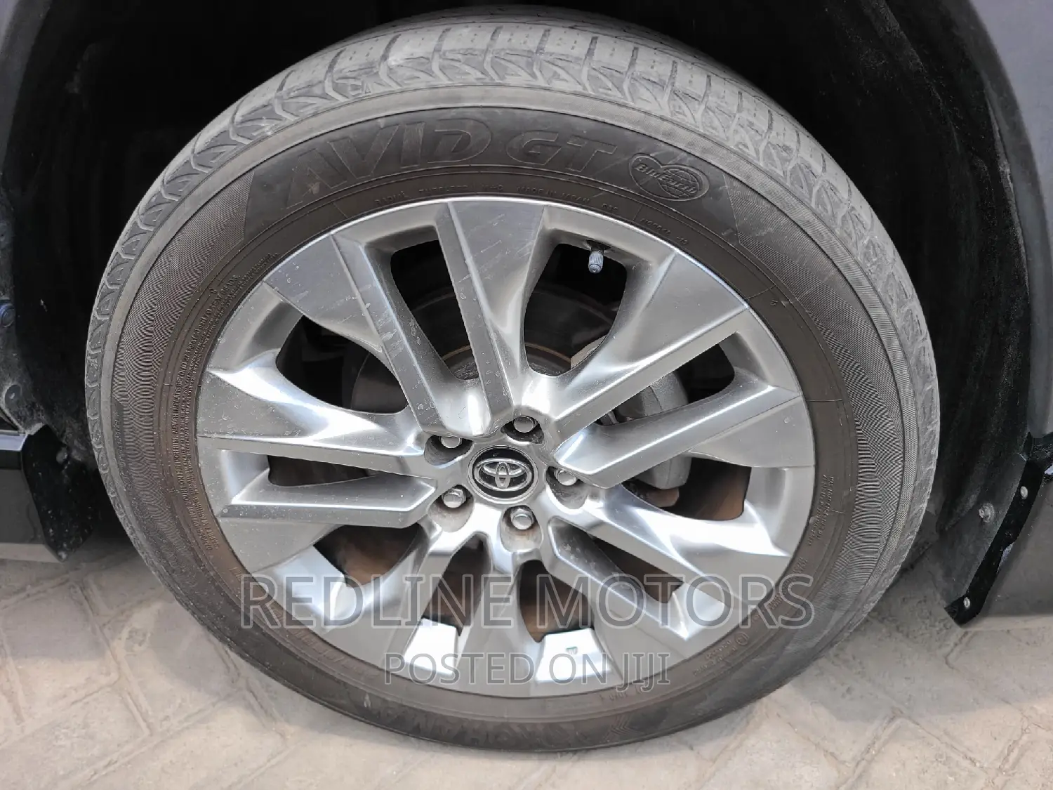 Toyota RAV4 LE AWD 2019 Matt Black