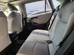 Toyota RAV4 LE AWD 2019 Matt Black