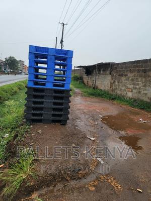 Plastic Pallets- Heavy Duty Plastic Pallets. (OV01)