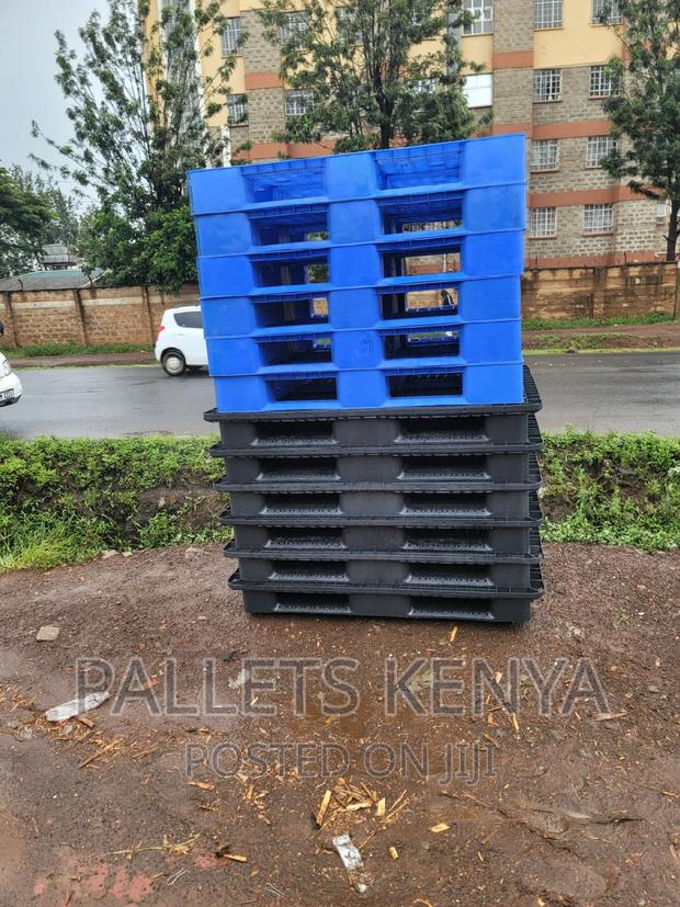 Plastic Pallets- Heavy Duty Plastic Pallets. (OV06) - main view