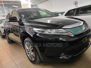 Matt Black Toyota Harrier 2.0 Turbo 2017: Efficient Performance and Style