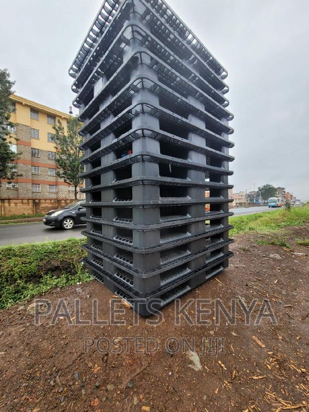 Plastic Pallets- Heavy Duty Plastic Pallets. (OV13) - main view