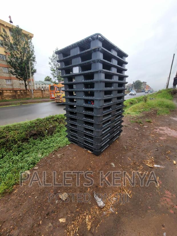 Plastic Pallets- Heavy Duty Plastic Pallets. (2OV01) - main view