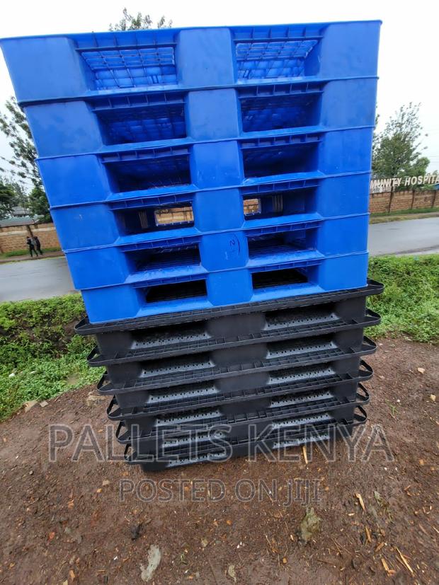 Plastic Pallets- Heavy Duty Plastic Pallets. (2OV05)