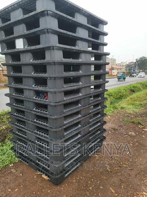 Plastic Pallets- Heavy Duty Plastic Pallets. (OV07,) - thumbnail 2