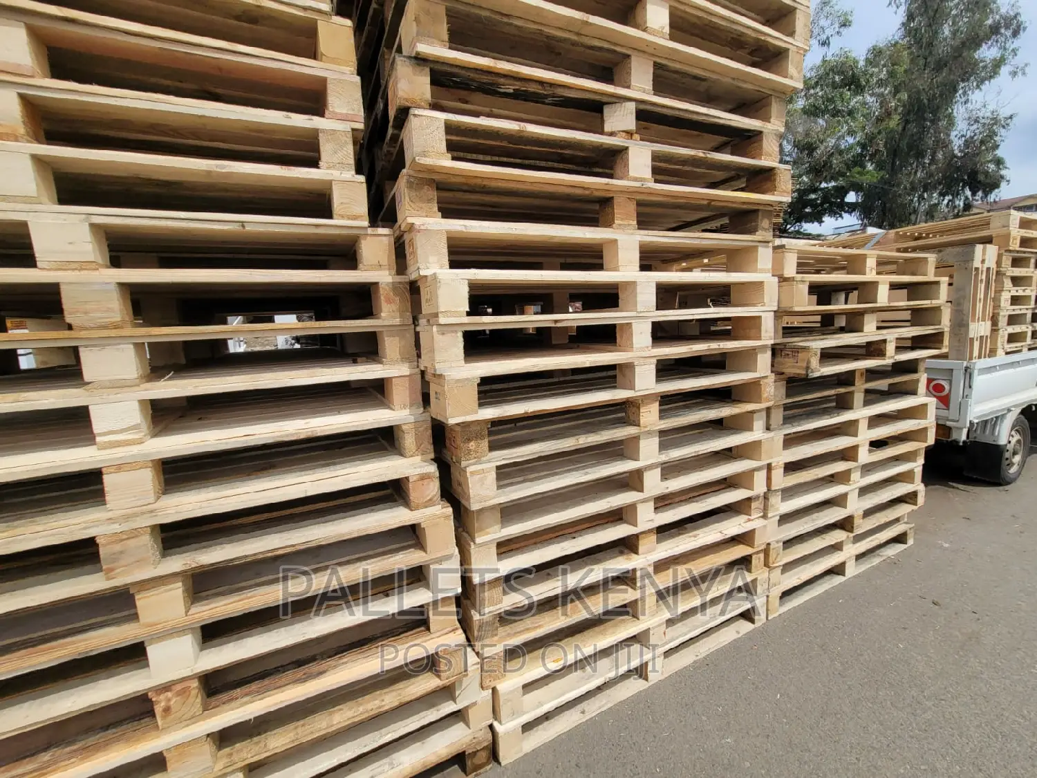 Wood Pallets- Heavy Duty Wood Pallets. (OV3)