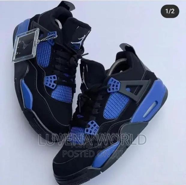Thunder Jordan 4s - thumbnail 3