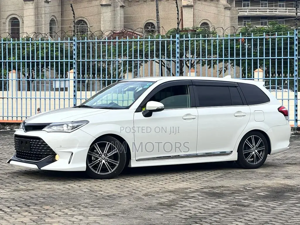Toyota Corolla Fielder 2017 White